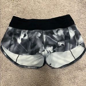 Lulu lemon Speed up shorts 2.5”